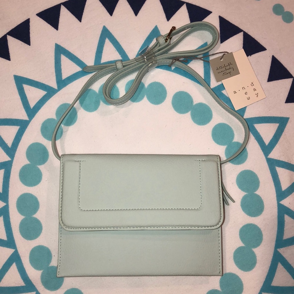 ⭐️A New Day Crossbody Purse⭐️